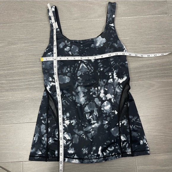 Lululemon Rise and Flow Tank Top Dusk Dye White Black / Black Criss Cross Back 4 - Picture 8 of 13